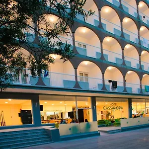 https://santa-monica-el-arenal.balearic-islands.net